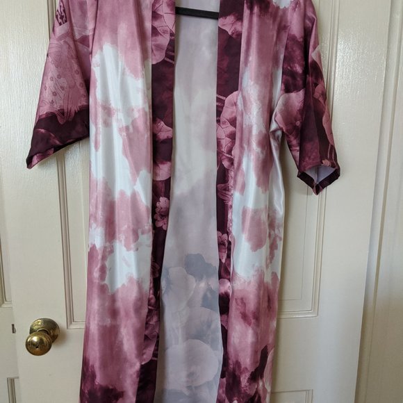 Japanese Satin Robe - Picture 3 of 5